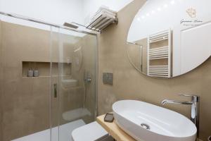 Gemma House - 100mt to Metro Station, 2 En-Suite bathrooms