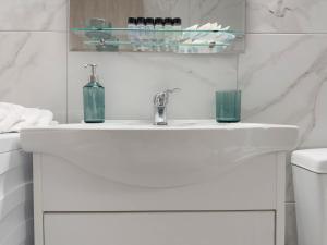 San Bernardino C1 cozy apt in Athens