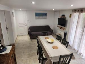 Létape méditerranéenne logement 4-6 personnes avec parking privé