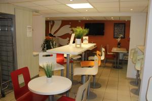 Hotels Premiere Classe St Quentin en Yvelines Elancourt : photos des chambres