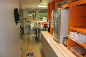 Hotels Premiere Classe St Quentin en Yvelines Elancourt : photos des chambres