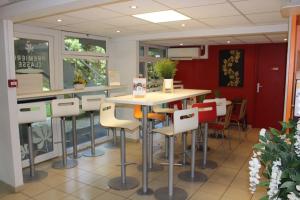 Hotels Premiere Classe St Quentin en Yvelines Elancourt : photos des chambres