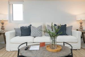 Host & Stay - Sea View Marine Parade