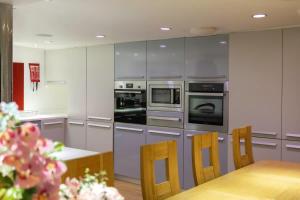 Host & Stay - Sillwood Seafront