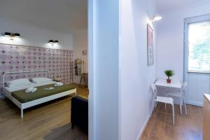 Central Vera Studio - Ideal for 3 - By Wehost