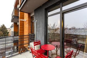 Super Cozy 1BR Apartment For 3 Near Fabrica