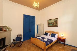 Modern Studio in Sololaki - By Wehost