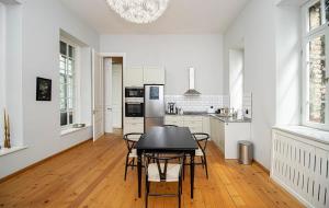 Tranquil 1BR Sololaki Apt - By Wehost