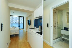 Cozy and Stylish Apartment With Sea View In Batum