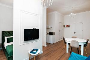 Tiflis 2Br Apartment In The Historic Neighborhood