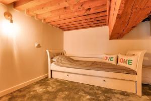 2BR flat near Louis Pradel metro station