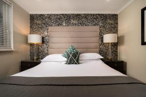 Deluxe Queen Room room in The Beaufort