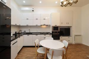 Charming 2BR Apartment in OldTbilisi