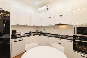 Charming 2BR Apartment in OldTbilisi