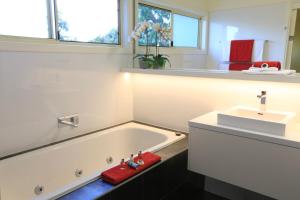 Inglenook Luxury Spa Cottage for Two - 4hvězdičkové hotely ve městě Cowes