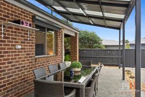 Sleeps 8 Ideal for Fishing Trip