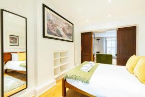Stylishly large Camden apartment B1
