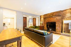Stylishly large Camden apartment B1