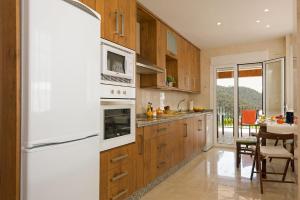 Villa Fuente by Villa Plus