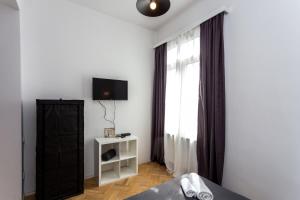 Modern Apartment Next to Stamba and Rooms