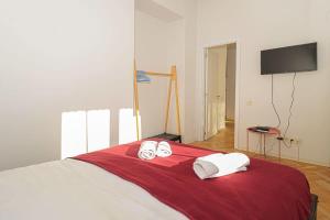 Cozy and Stylish Apt Next to Stamba and Rooms