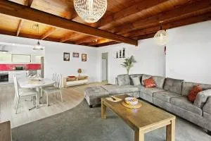 2-Person Surf Beach Studio App - 史密斯海滩