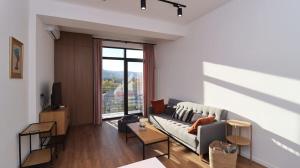 Super Stylish 1BR Apartment Near Fabrica