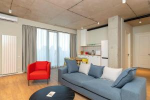 Stylish 2 BR 2 Balconies Apartment In Old Tbilisi