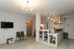 Charming 3BR Apartment In Central Tbilisi