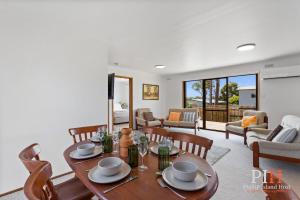 Retro Rita House Sleeps 7