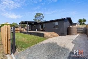 Retro Rita House Sleeps 7