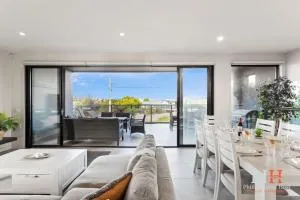 Luxurious Home Close to The Beach - Surf Beach