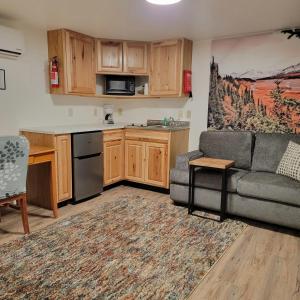 Queen Studio room in Alaska Country Inn