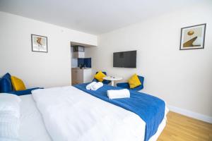 Stylish Apartment In Orbi City with Sea View