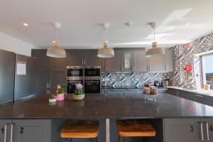 7Min From University and Sé Velha - AC - Work Desk - WiFi 300MBs -Suite 7 and 8