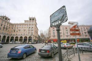 3-Person Apartment - By Wehost