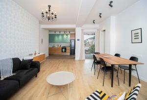 2BR Colorful Apt on Vera Near Stamba - By Wehost