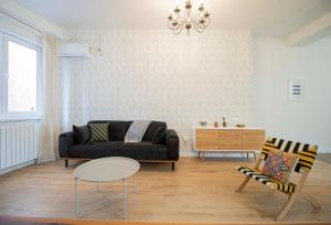 2BR Colorful Apt on Vera Near Stamba - By Wehost