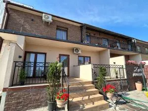 ZARA Premium Only Room - 什图罗沃