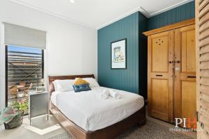 Charming 4 BR Cottage Retreat