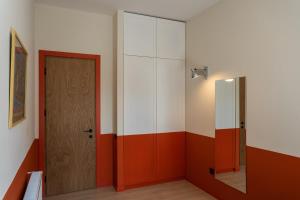 Newly Renovated Modern 2BR Apartment near Fabrika