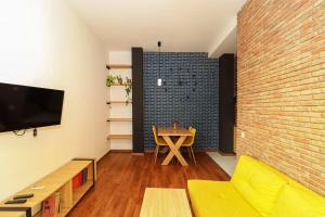 One bedroom Apartment near Fabrica