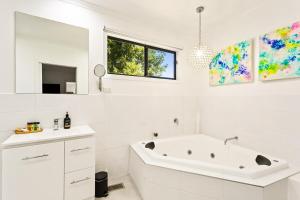 King Bed tranquil paradise Cowes 4BR 4BTH