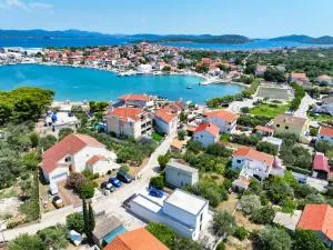 Luma 2 Luxury House on the Beach - 穆泰尔岛