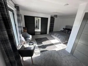 The Orchard Suite - Newmains