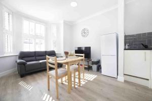 Sheperds Bush modern studio 40m2