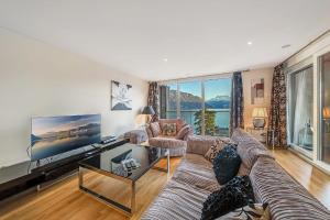 Luxury Apartment in Montreux with Panoramic Views by GuestLee