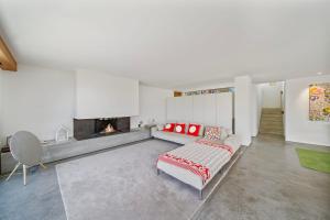 Villa Serenity Sustainable Luxury Retreat by GuestLee