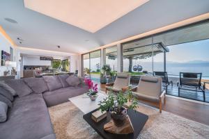 Lausanne area Luxurious 4-Bedroom Villa on the Lake by GuestLee