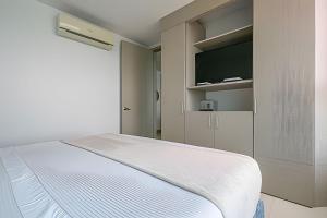 Laurdhomes Palmetto Beach Sea View, for working